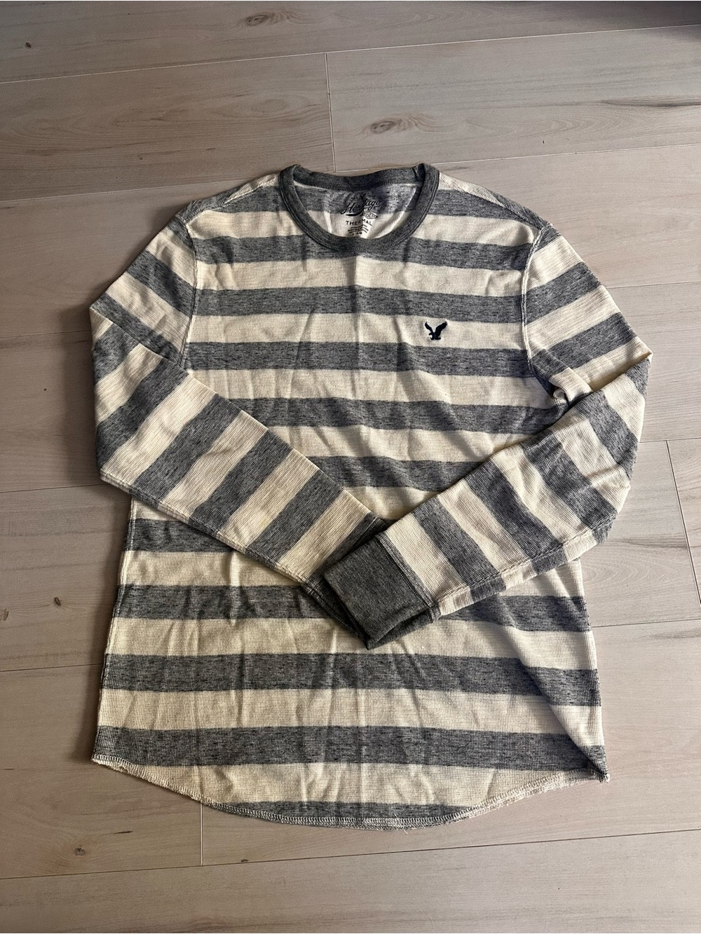 American Eagle Outfitters Gray & Cream Striped Long Sleeve Tee Size Large 0069